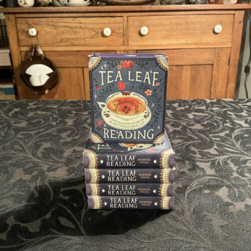 Tea Leaf Reading: A Divination Guide for the Bottom of Your Cup by Dennis Fairchild