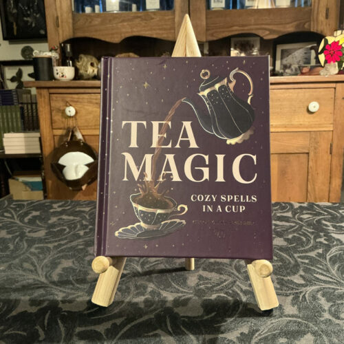 Tea Magic; Cosy Spells in a Cup by Chloé Zarka Grinsnip