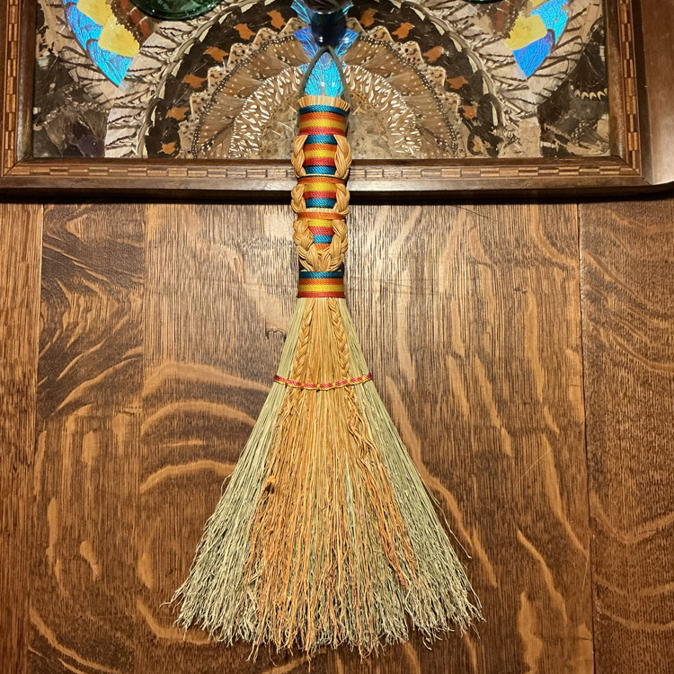 Orange Eoster Hand Broom